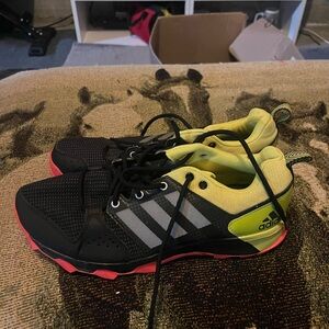 Adidas Men's Black and Yellow Hiking  Shoes